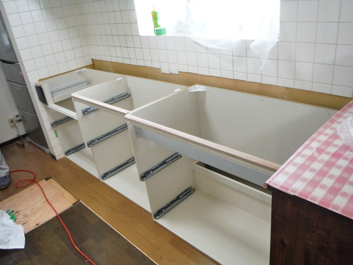 千葉市の内装リフォーム　古くなった床・キッチンを明るく使いやすく